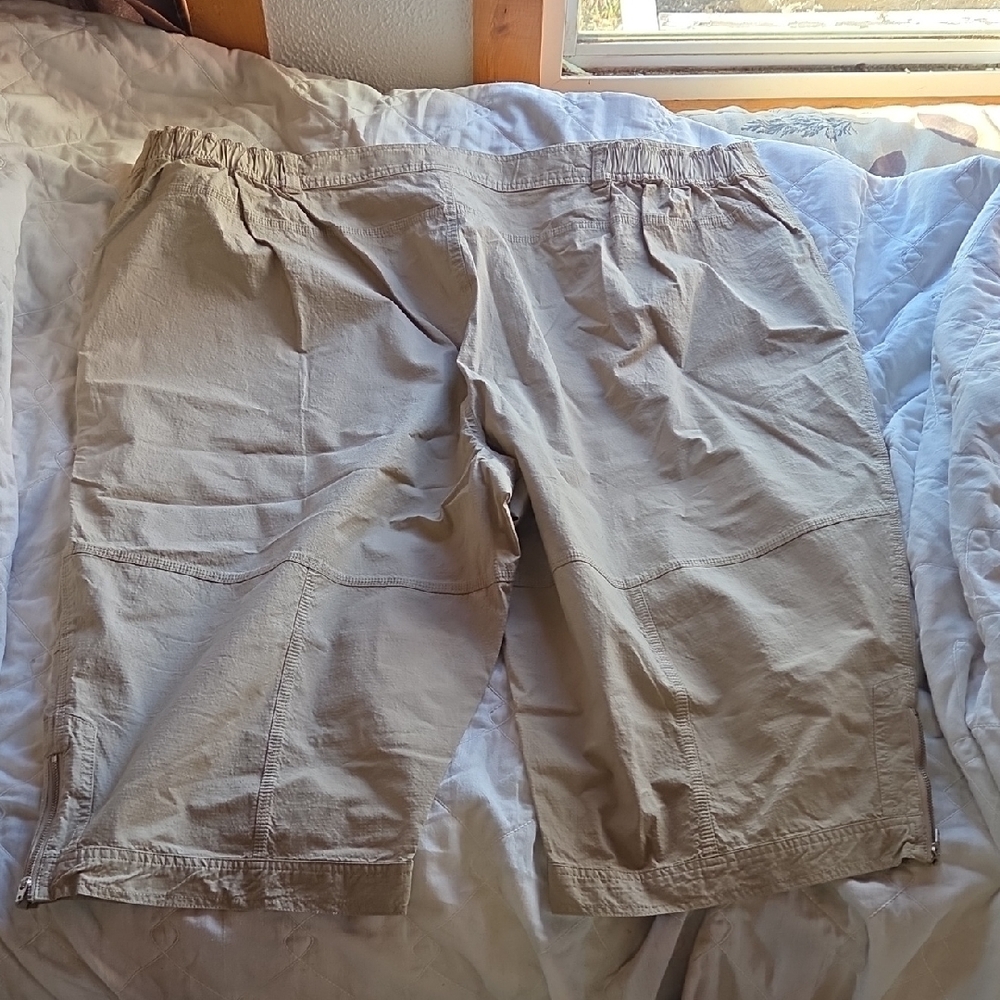 3 Liz & Me/Catherines Women's Shorts in Blue, Orange, and Khaki 4x / 32W - Picture 3 of 15